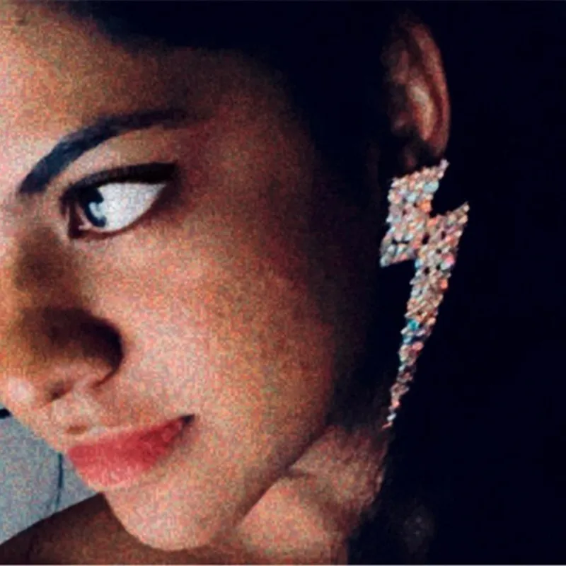 Новые блестящие стразы драгоценные камни серьги-гвоздики в форме молнии для