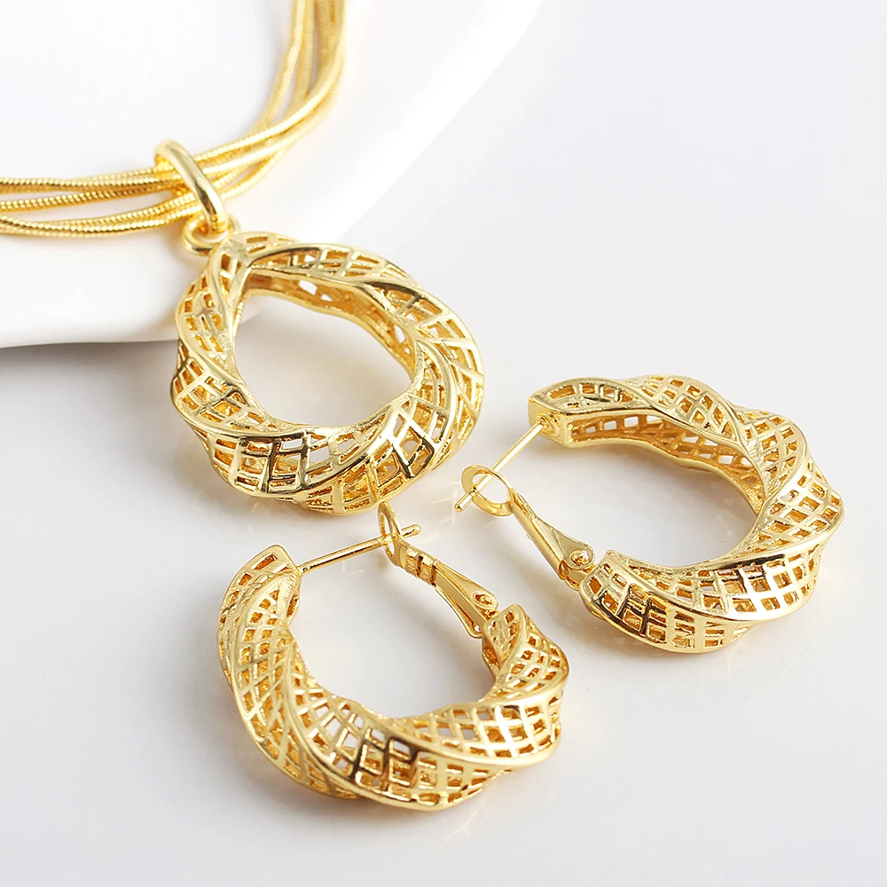 

Classic Jewelry Set for Women Hollow Pendant Accessories Gold Plated Necklace Earrings Dubai Jewelry Sets For Party Engagement