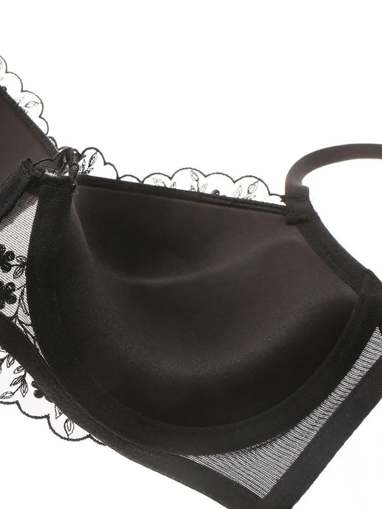 

Sexy Bra and Panties Set Push Up Women's Lingerie Padded Cup Strappy Flank Underwire Lingerie Set For Women