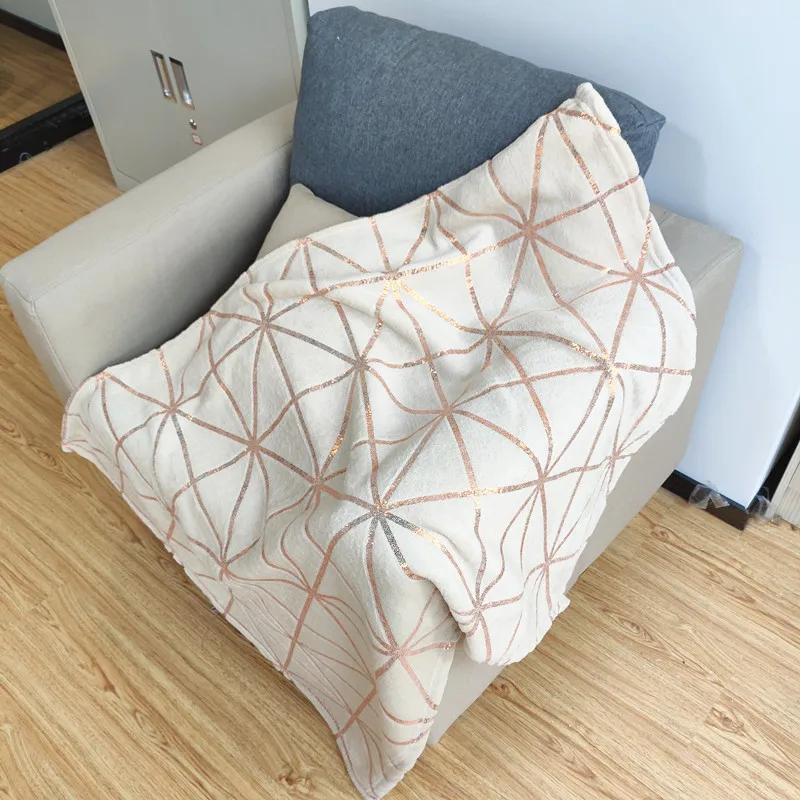 

Bronzing Geometric Small Throw Cream 100% Polyester Flannel Portable Blankets 75*100cm Warm Fuzzy for Knee Kids Bath Beach Plane