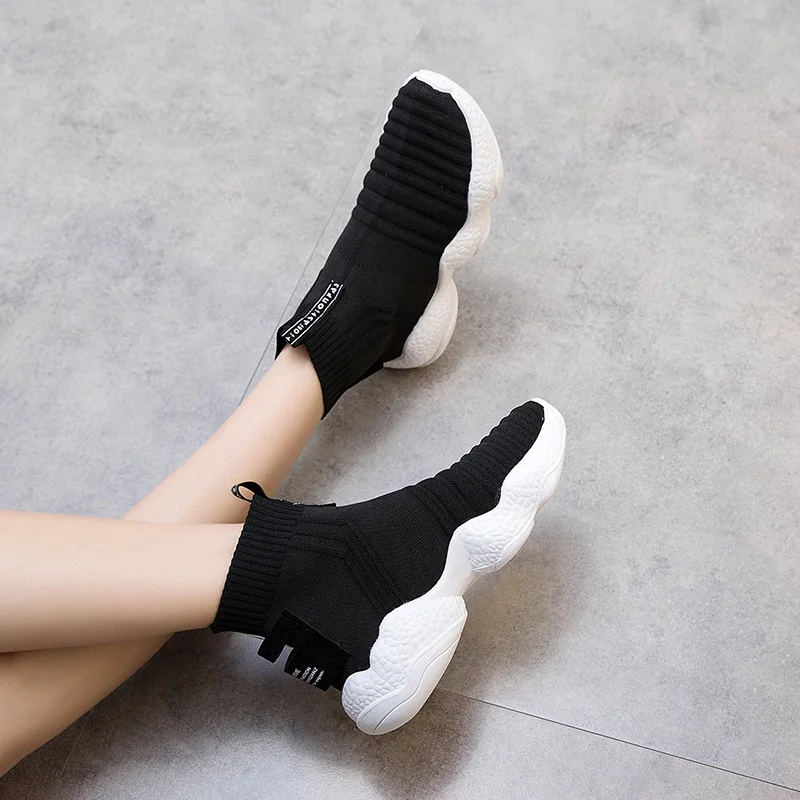 Черно белые женские кроссовки с высоким берцем дышащие из эластичной ткани