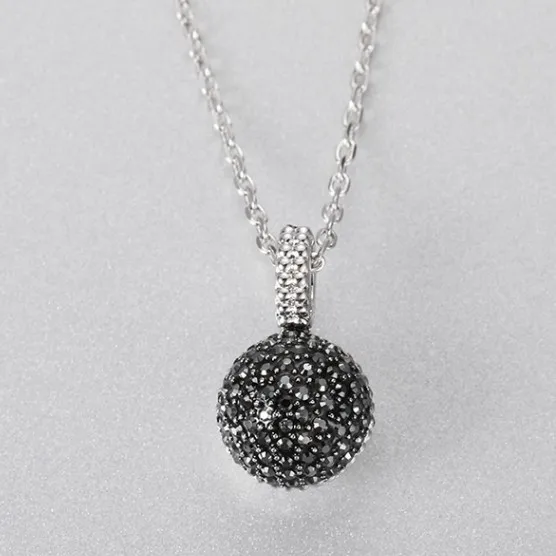 

New Round Swa 1:1 Black And White Double Sided Fashion Women Necklace For Female Clavicle In 2019 Gift
