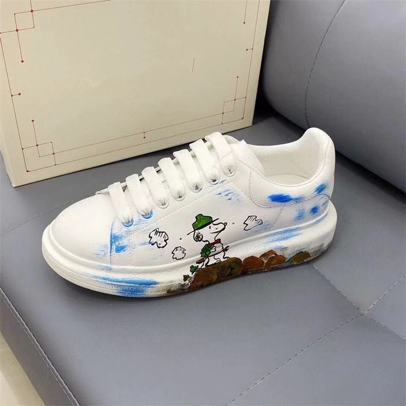 

Демисезонная женская повседневная спортивная обувь, белая спортивная обувь с надписью граффити для пар, роскошные дизайнерские женские кр...