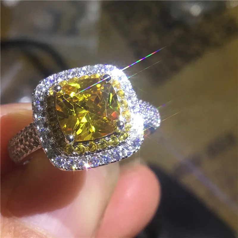 

Женское Обручальное кольцо с фианитом, из серебра 925 пробы