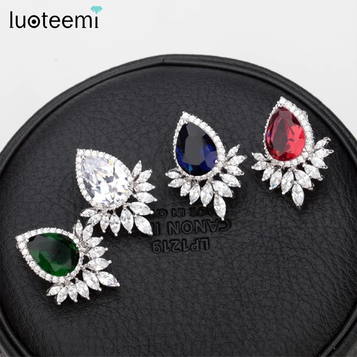 

LUOTEEMI Fashion Flower Leaf Brand Jewelry White Cubic Zirconia Big Green CZ Stud Earrings For Women Wedding Wholesale Item Gift