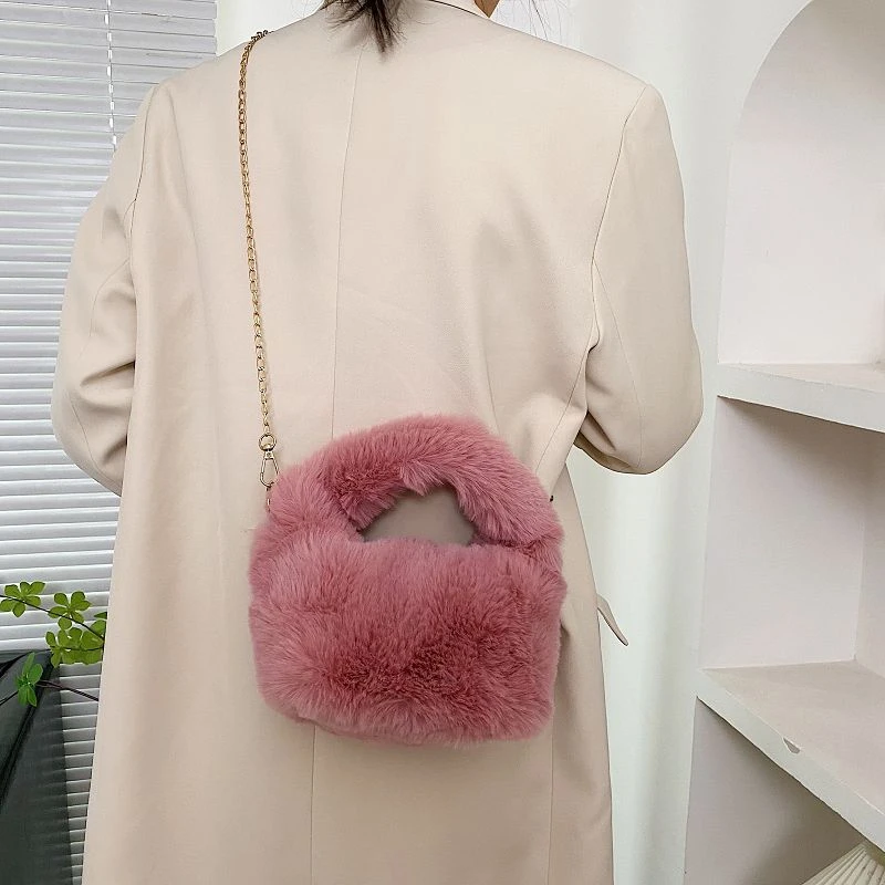 

Chains Plush Dumpling Bags For Women 2021 New Small Furry Luxury Designer Handbag Soft Fluffy Tote Bag Solid Faux Fur Cloud Bag