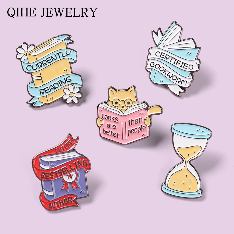 

Funny Quote Book Enamel Pin Cartoon Brooches Hourglass Reader Bookworm Lapel Pins Badge Jewelry Gift for Friends Wholesale