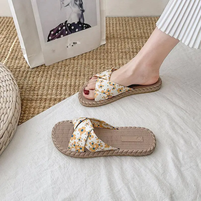 

Women's Home Slippers 2021 New Summer Fashion Versatile Tide Lazy Flat Sandals Floral Beach Flip Flops Flats Slides Sandalias