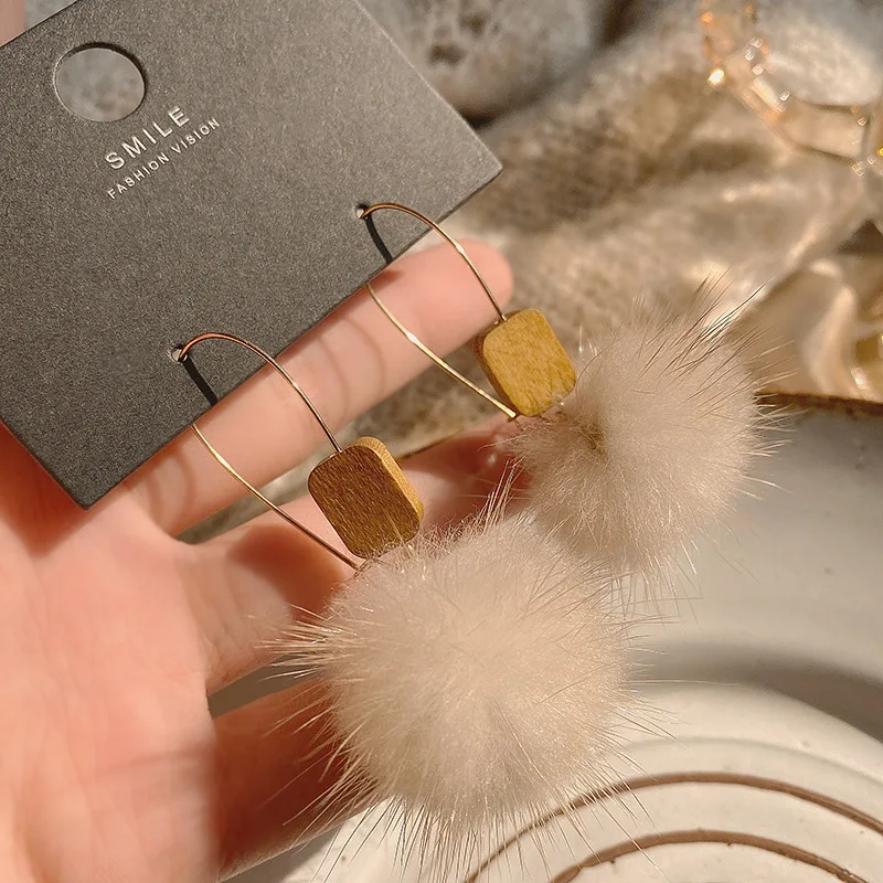 

Autumn Winter Fashion Khaki Fluffy Pompom Hairball Drop Earrings Trendy Geometric Wood Mink fur Dangle Earring Jewelry For Women