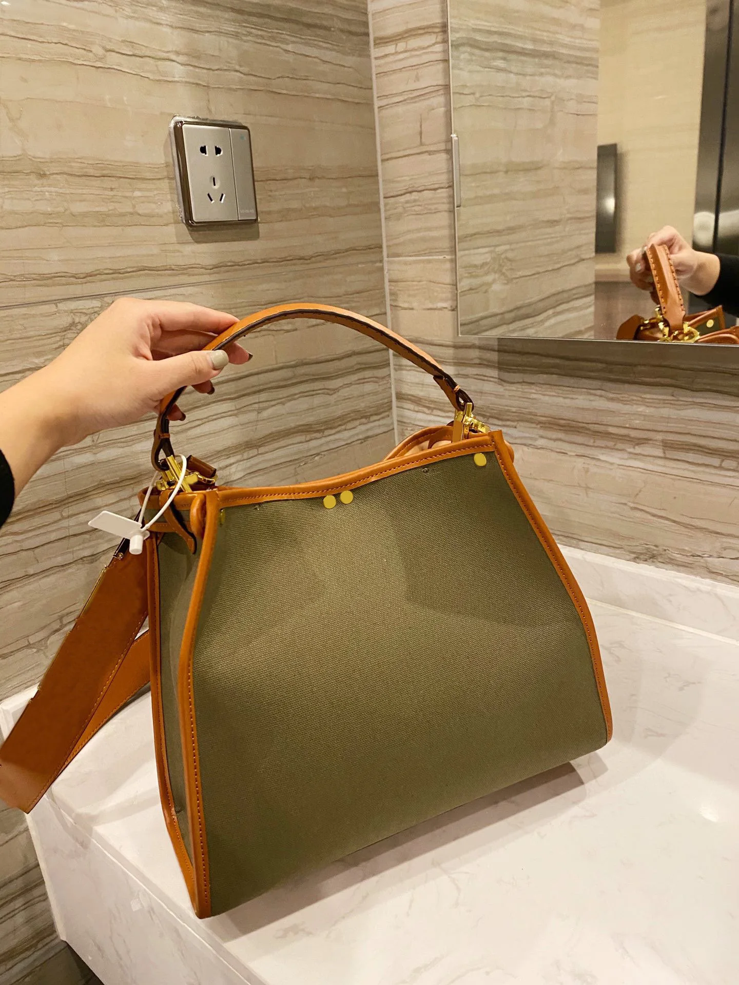 

Gate Bucket Bag 2021 Women's Luxury Designer Brand Genuine Leather Casual Shoulder Bags