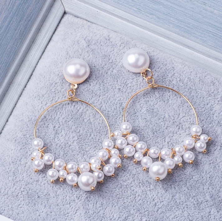 Женские серьги с кристаллами золотого цвета | Украшения и аксессуары