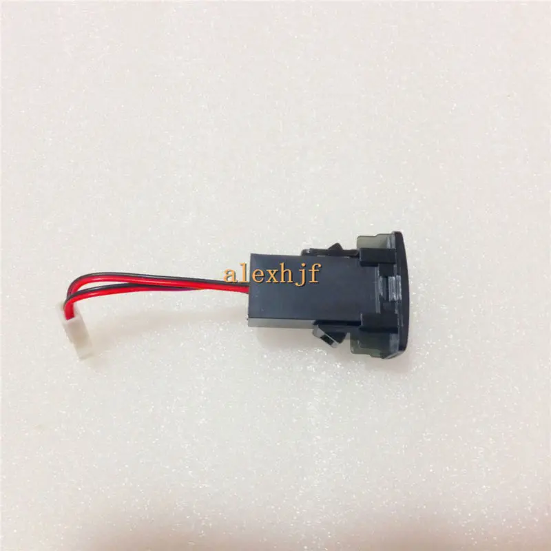 Автомобильное зарядное устройство с двумя USB портами и предохранителем 5 В 2 1 А|car