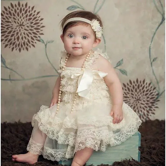 Карамельный цвет платье для девочек Одежда малышей с кружевными оборками