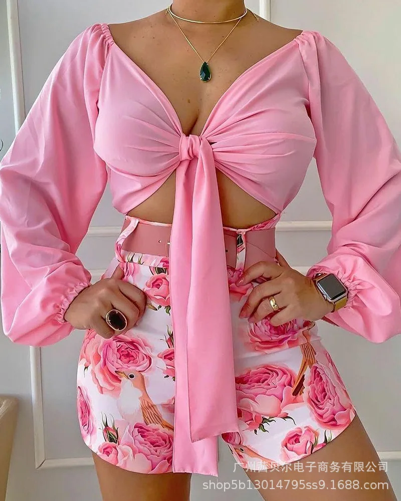 

New women's 2021 Lantern Sleeve V-neck lace up top + printed Shorts Set