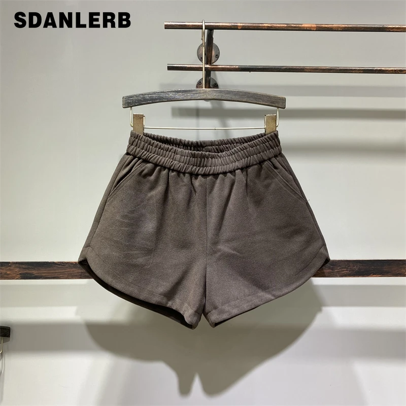 

Осенние новые шорты, брюки с широкими штанинами, женские свободные стройнящие повседневные универсальные модные брюки с эластичным поясом,...