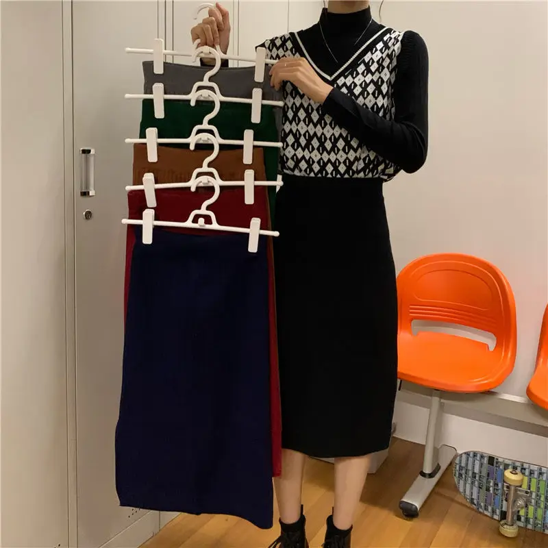 

Women's Knitted Autumn and Winter Idle Style Split High Waist Black Skirt