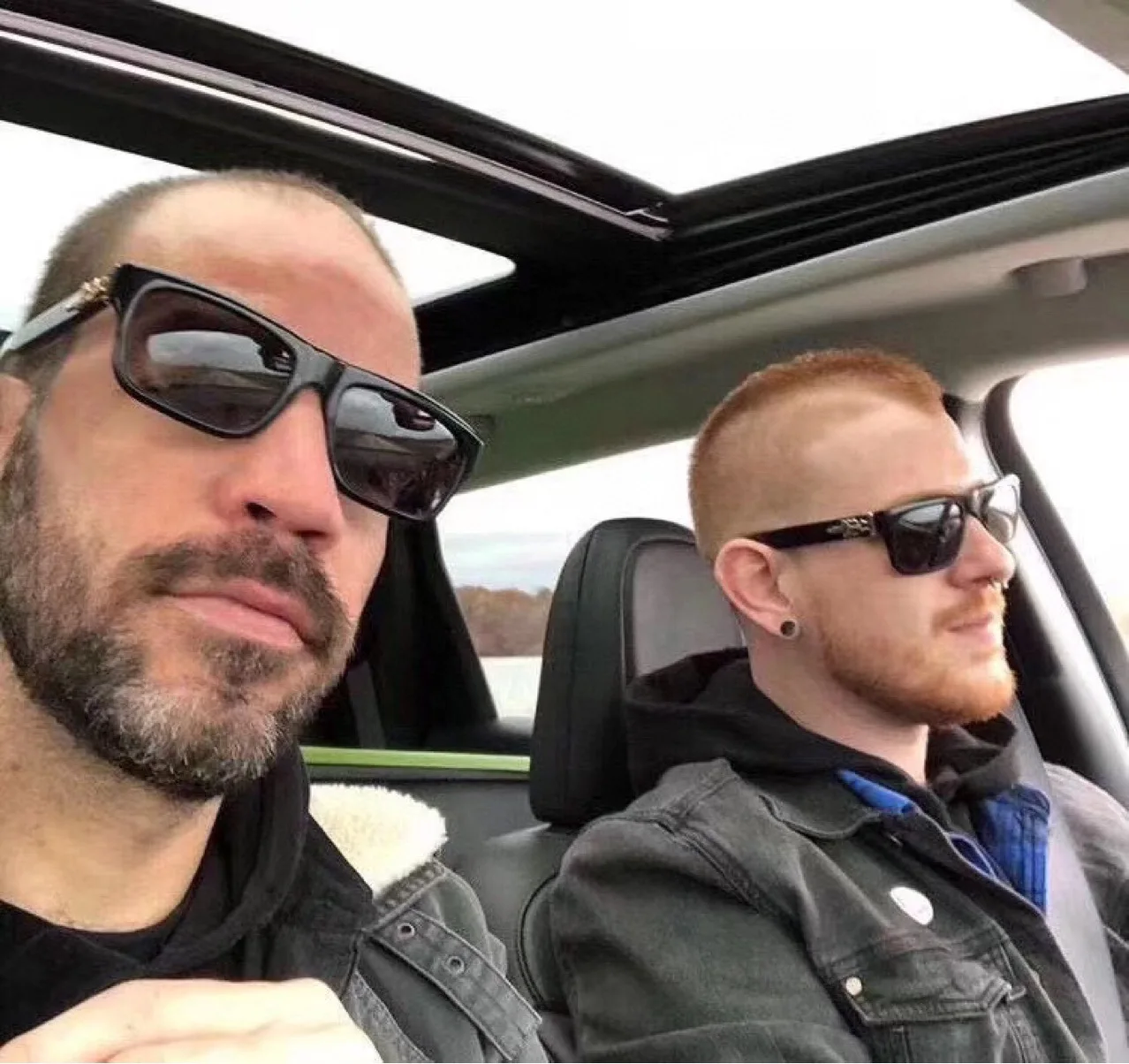 

Новинка 2021, модные хромированные солнцезащитные очки с большим мечом для мужчин и женщин, солнцезащитные очки в стиле ретро с сердечками, со...