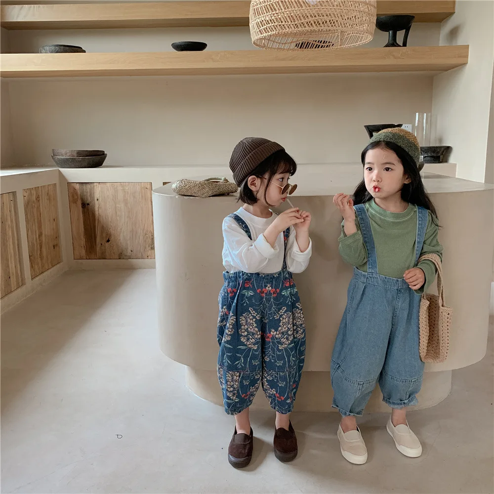 

Джинсовый комбинезон для маленьких мальчиков и девочек, брюки-комбинезон с цветочным принтом, осенняя одежда для девочек