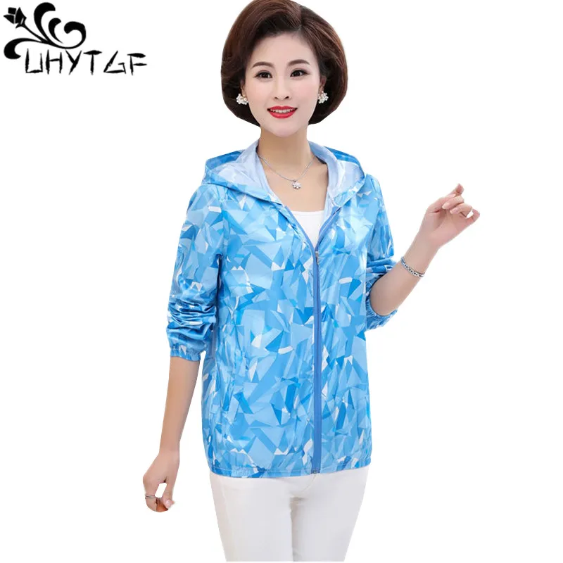 

UHYTGF Fashion women thin sun protection clothing hooded printing breathable outdoor summer coat casual loose plus size top 1665