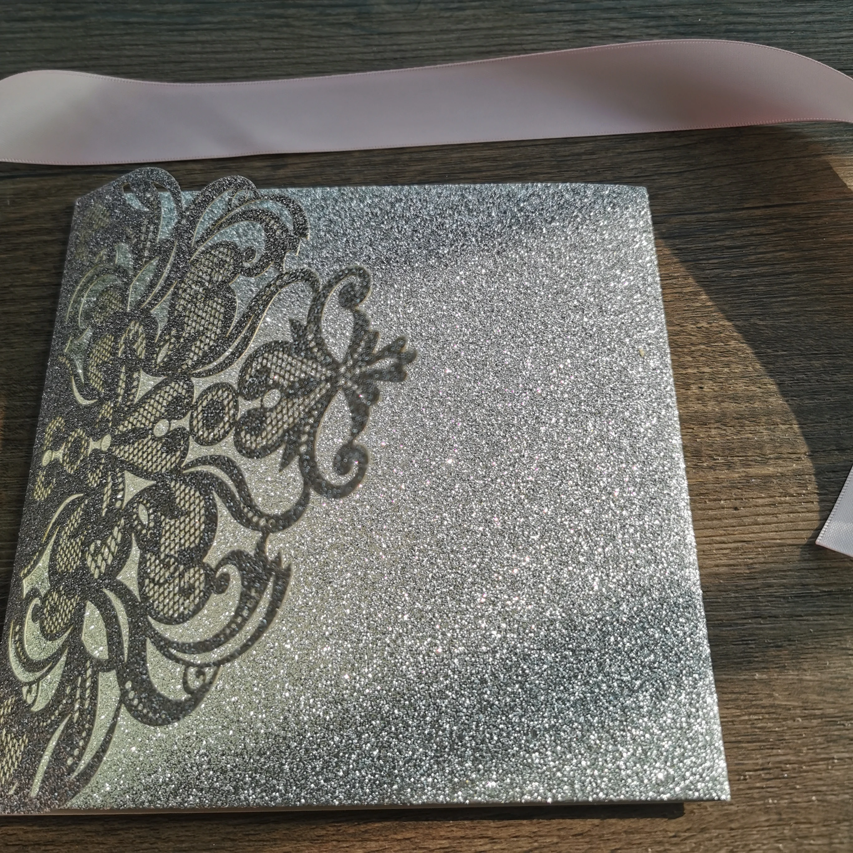 Набор карманных карт серебристого цвета с лазерной резкой и блестками 30 шт.