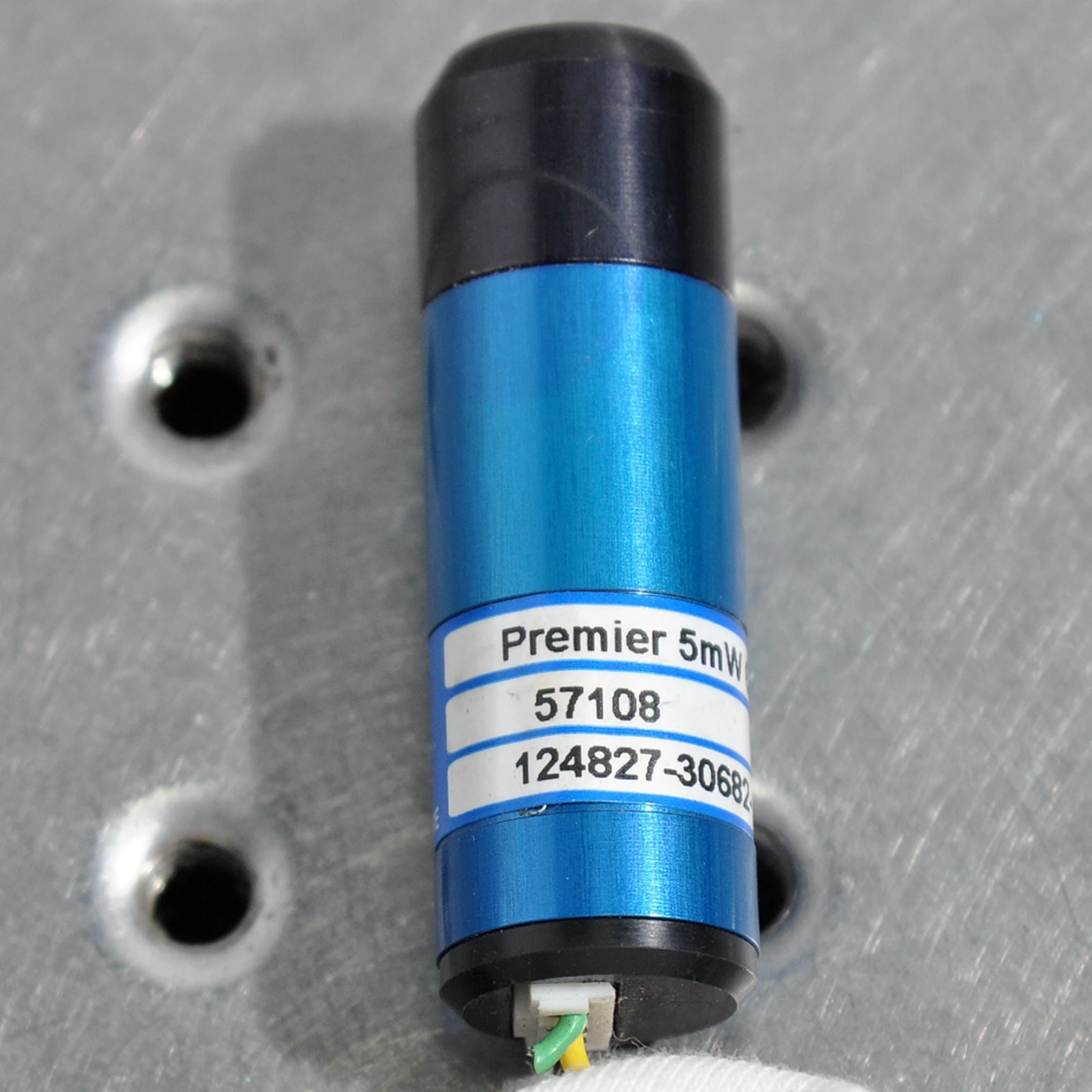 Используется красный точечный Лазер 655 нм 5 мВт