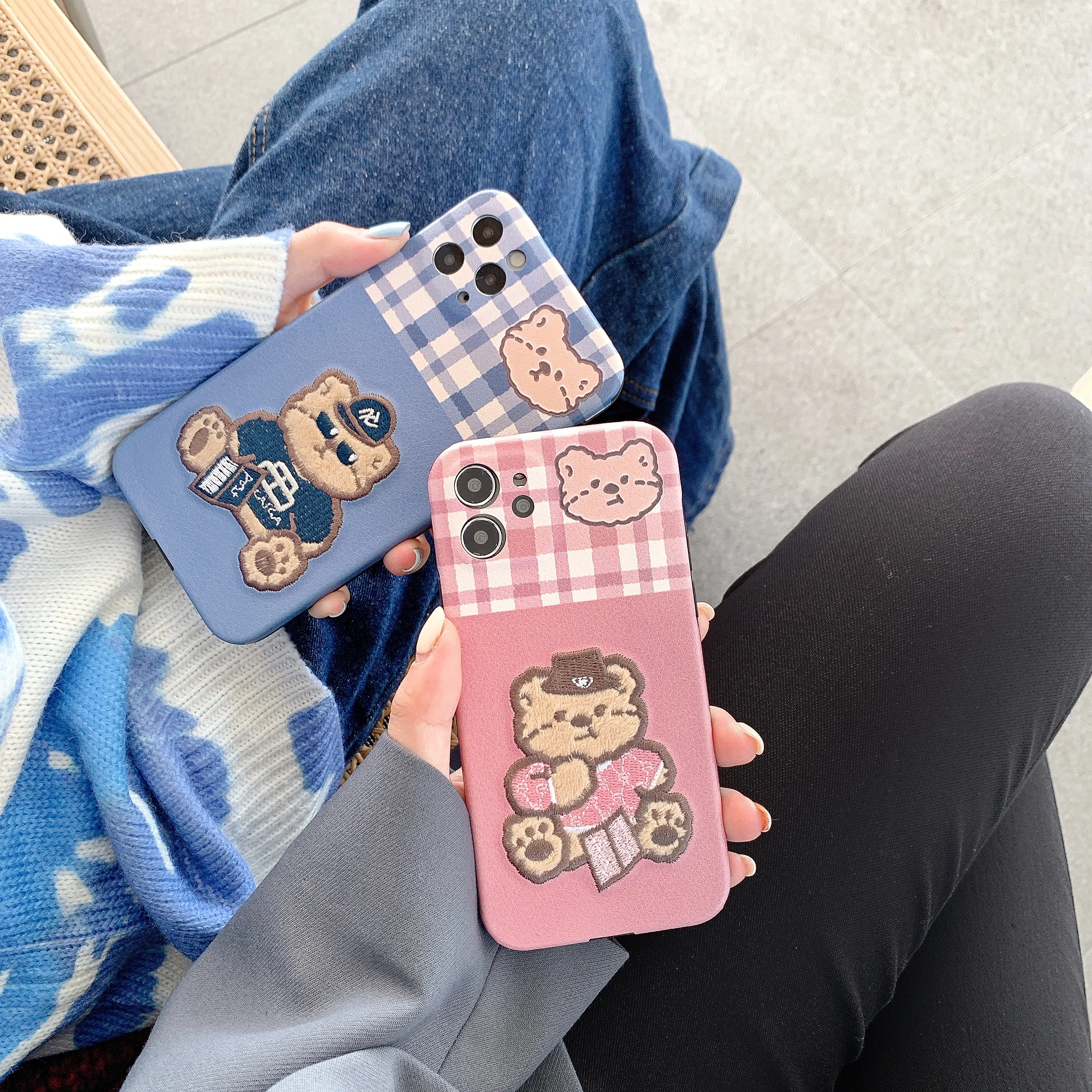 

Embroidery-Tide Bear Couple is suitable for iphone12 mini / 11 Pro Max mobile phone case 7 / 8plus x xsmax xr protective cover