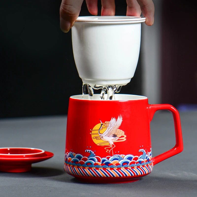 

Traditional Chinese Tea Mugs With Tea Infuser Handgrip Lid Ceramic Percelain Teacups Big Capacity Office Cup Suit Coffe Milk