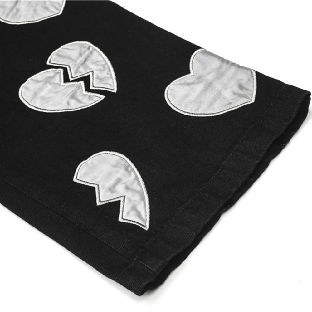 2021 Dark Streetwear Heart Patch Embroidery Cotton Men Straight Jeans Trousers Hip Hop Black Denim Pants Elegant Vetement Homme