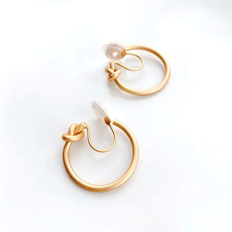 

Knotted Eardrop Earring Circle Elegant French Ins Earrings Mosquito Coil Ear Clip Women without Pierced Ears