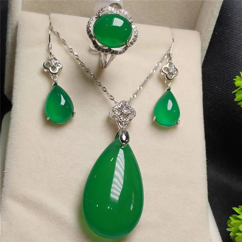 Женский ювелирный комплект из колье браслета и сережек серебра 925