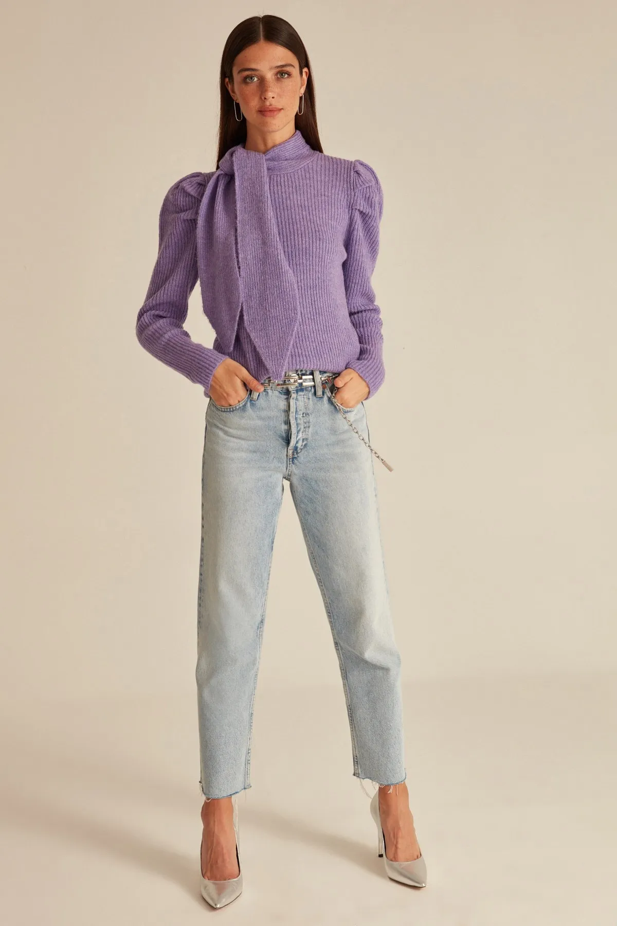 Женский трикотажный свитер со шнуровкой и вырезом на плече | Женская одежда