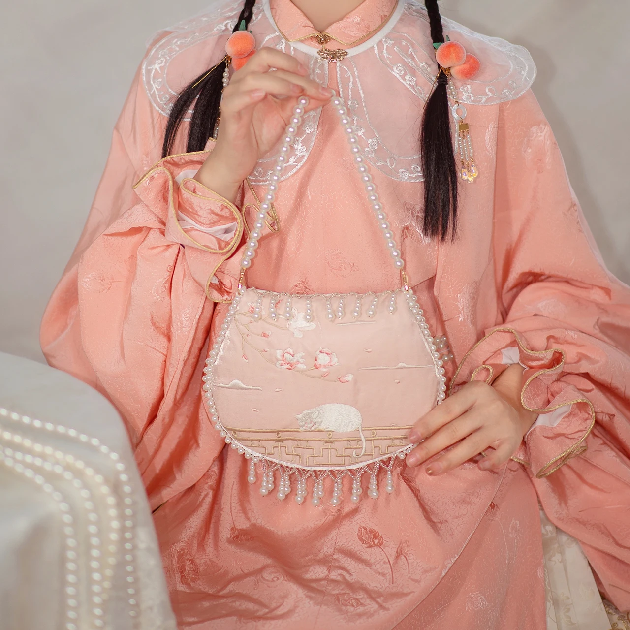 

Angelaмощность 2020 Цветочные Цветы вишни Hanfu вышивка кошка жемчуг цепь кисточки сумки для женщин сумки клапан женская сумка