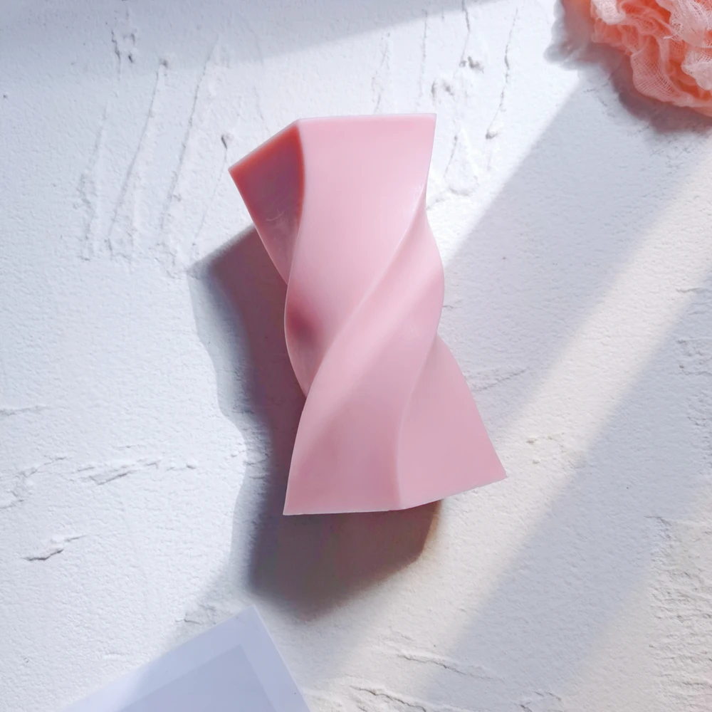 

Minimalist Aesthetic Unique Abstract Pillar Candles Silicone Mold Geometric Curved Twirl Candle Mould