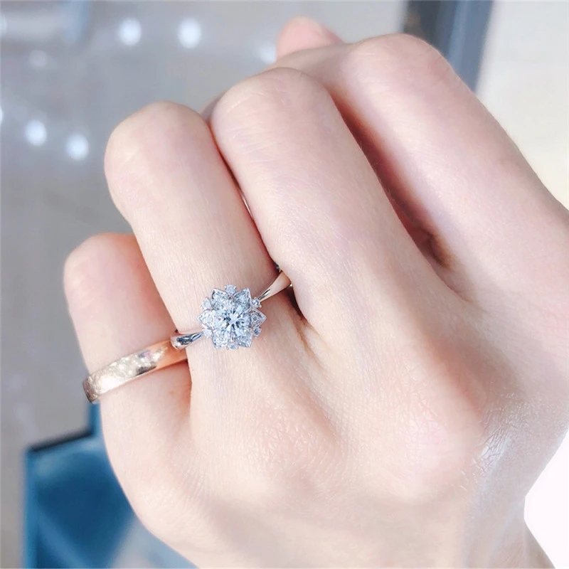 

Luxury Simple Temperament Silver Color Flower Crystal Ring Wedding Women's Rings Party Jewelry Accessories Gifts
