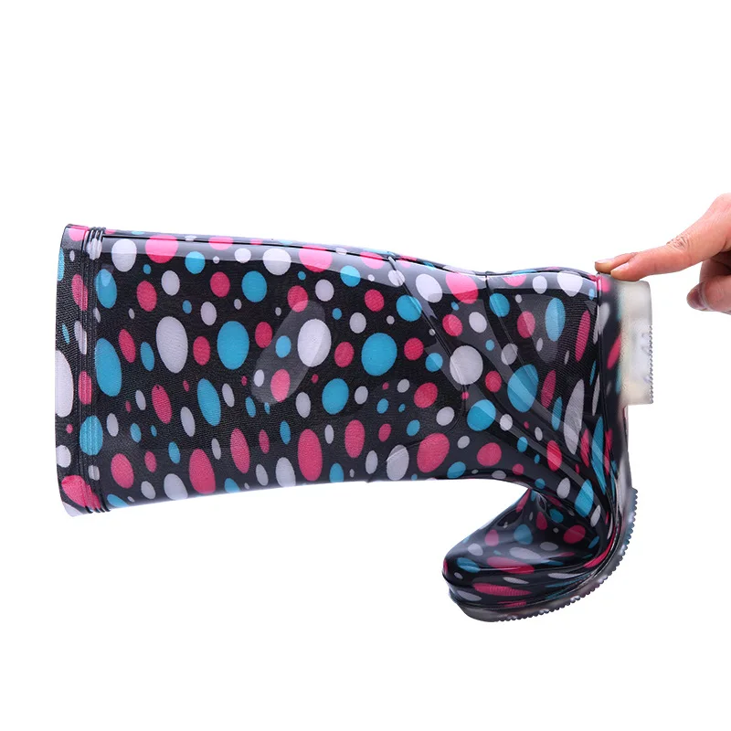 

Women Rain Boots Waterproof Lightweight Knee-High Shoes Woman Flower Rain Boots Solid Rubber Platform Work Boots rain boot women