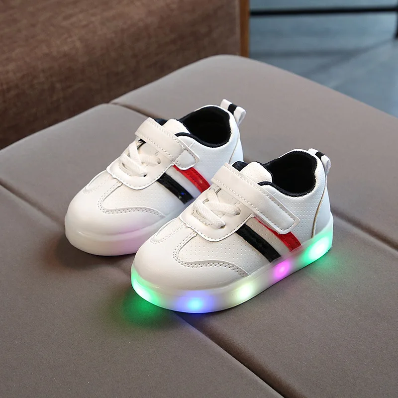 

Children LED Shoes for Boys Glowing Sneakers for Baby Girls Toddler Shoes with Light Up Sole Luminous Sneakers Tenis
