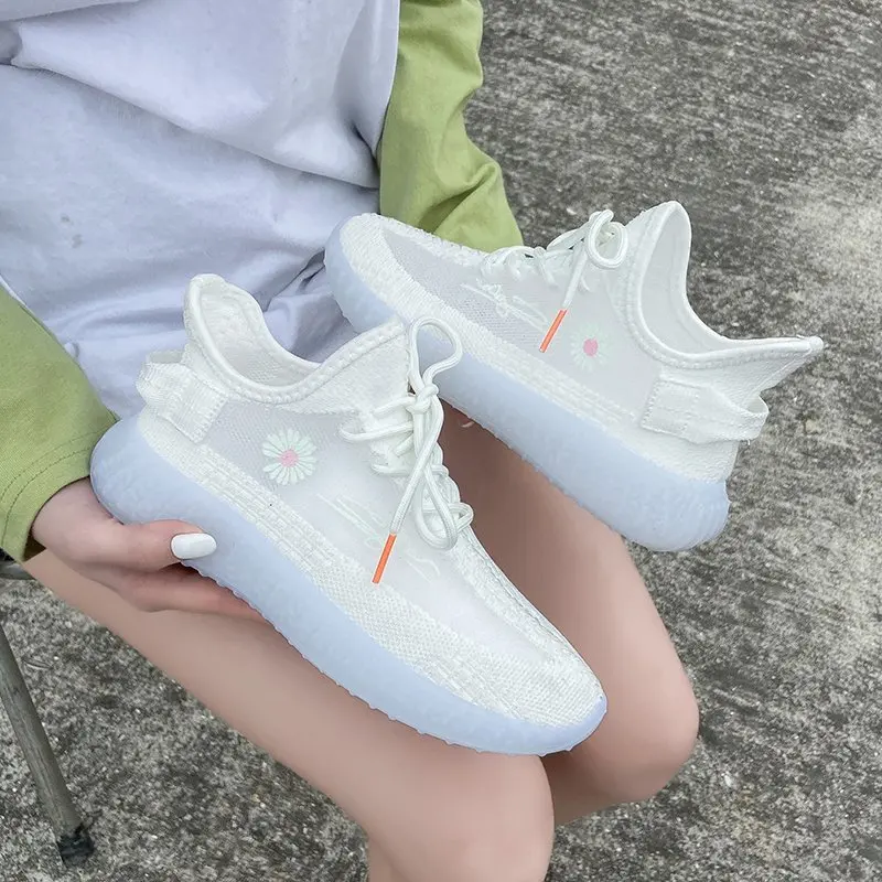 

2021 Осенняя новая спортивная обувь женская дышащая сетчатая летящая женская обувь на шнуровке мягкая подошва обувь для школьников на каждый...