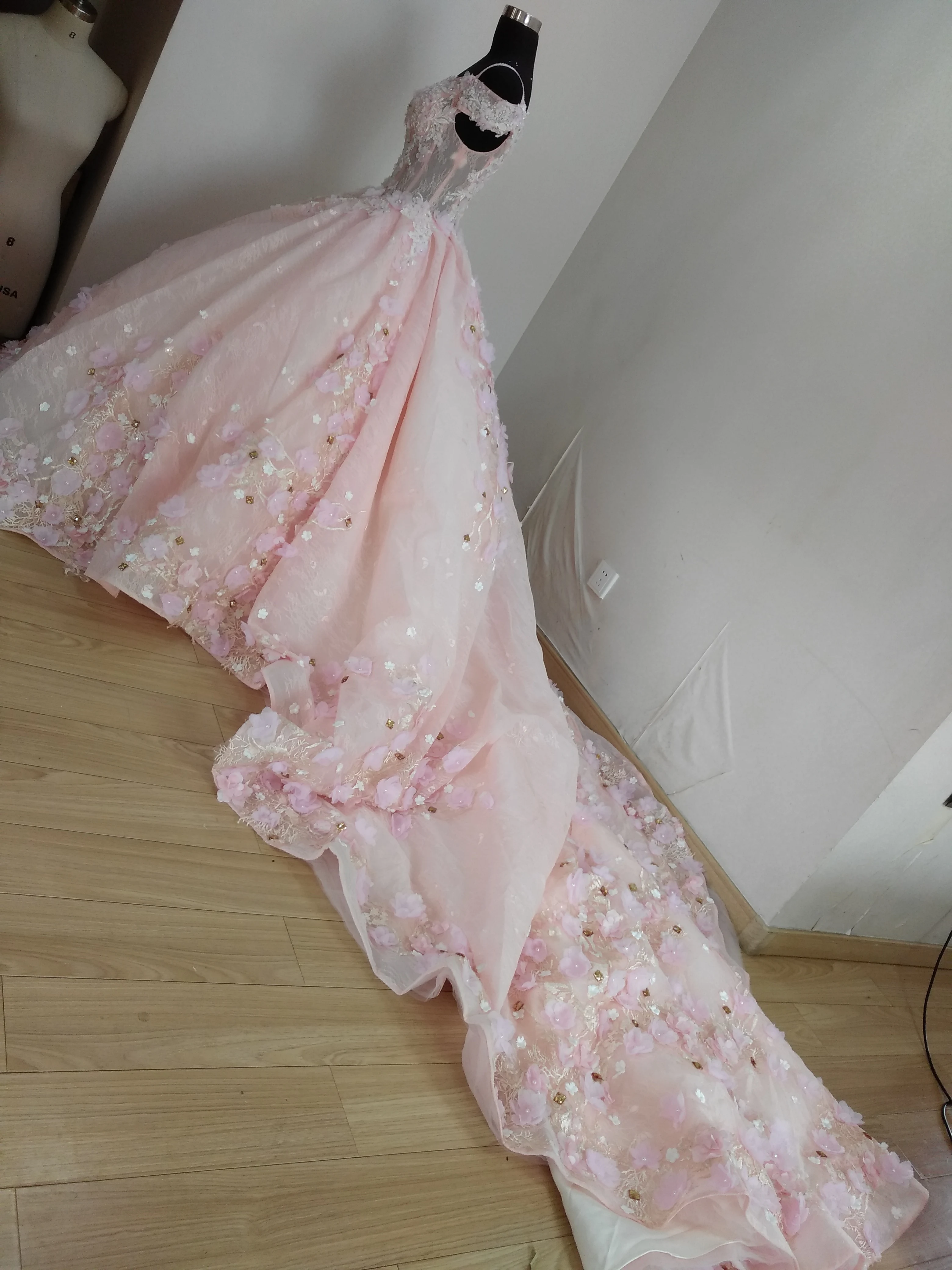 2017 бальное платье с цветами свадебное кружевной аппликацией и бисером винтажное