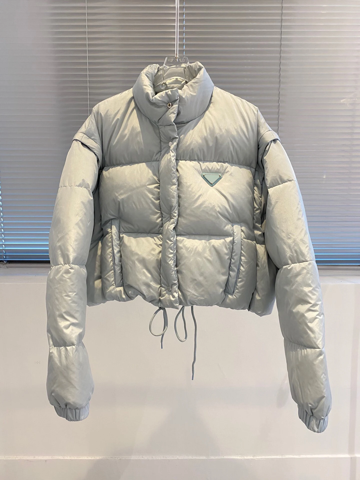

2021 Fall Winter Luxury Design Collection Nylon Short Down Jacket Transformer