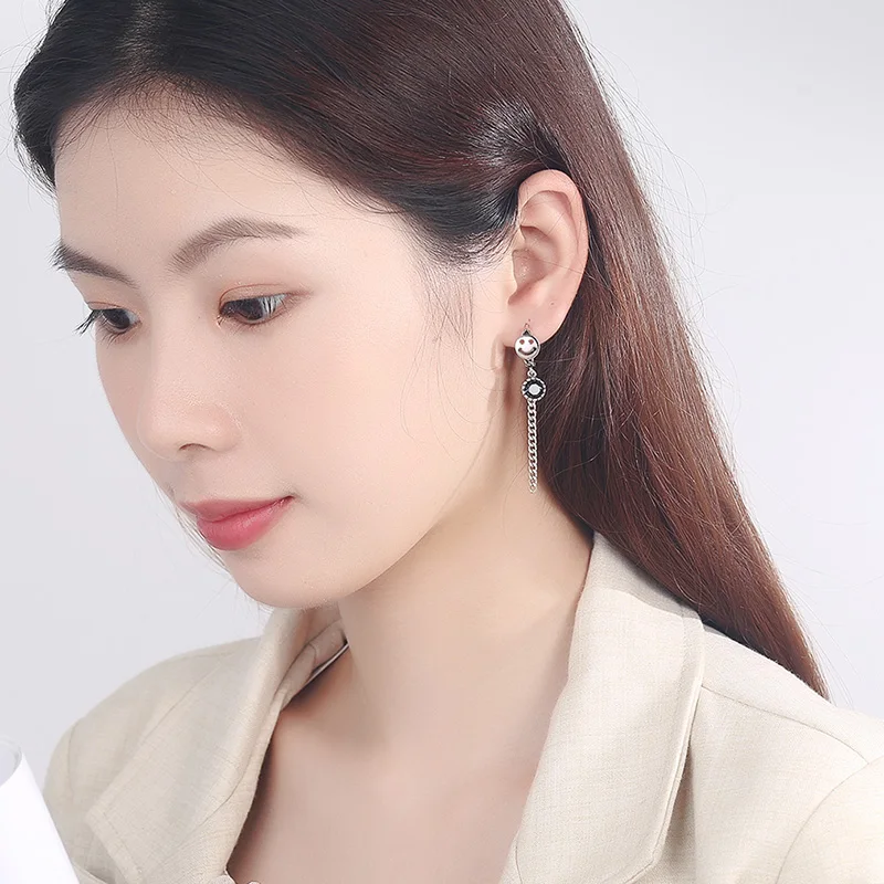 

JYouHF Vintage Silver Plated Animal Asymmetric Drop Earrings Jewelry Retro Style Simley Face Rabbit Pendant Chain Women Earrings