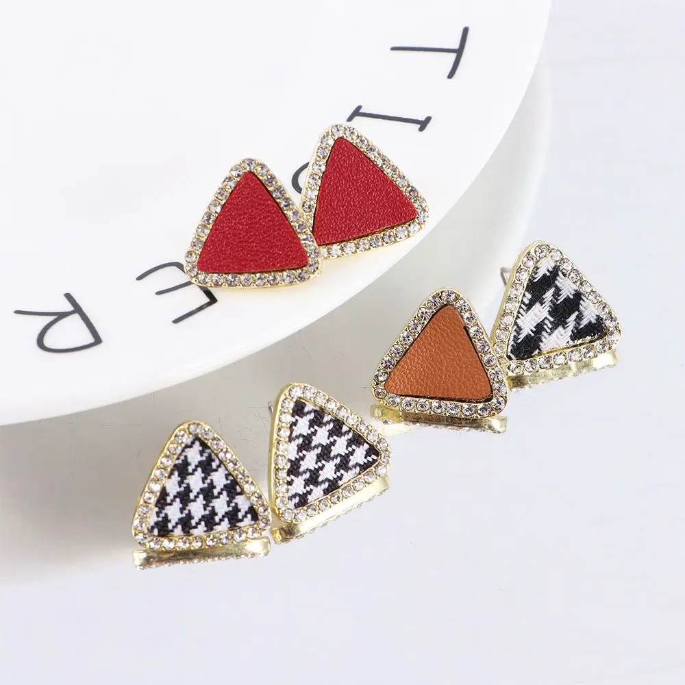 

New Fashion Shiny Crystal Asymmetrical Triangle Stud Earrings Personality Fabric Houndstooth Earrings for Female Jewelry Gift