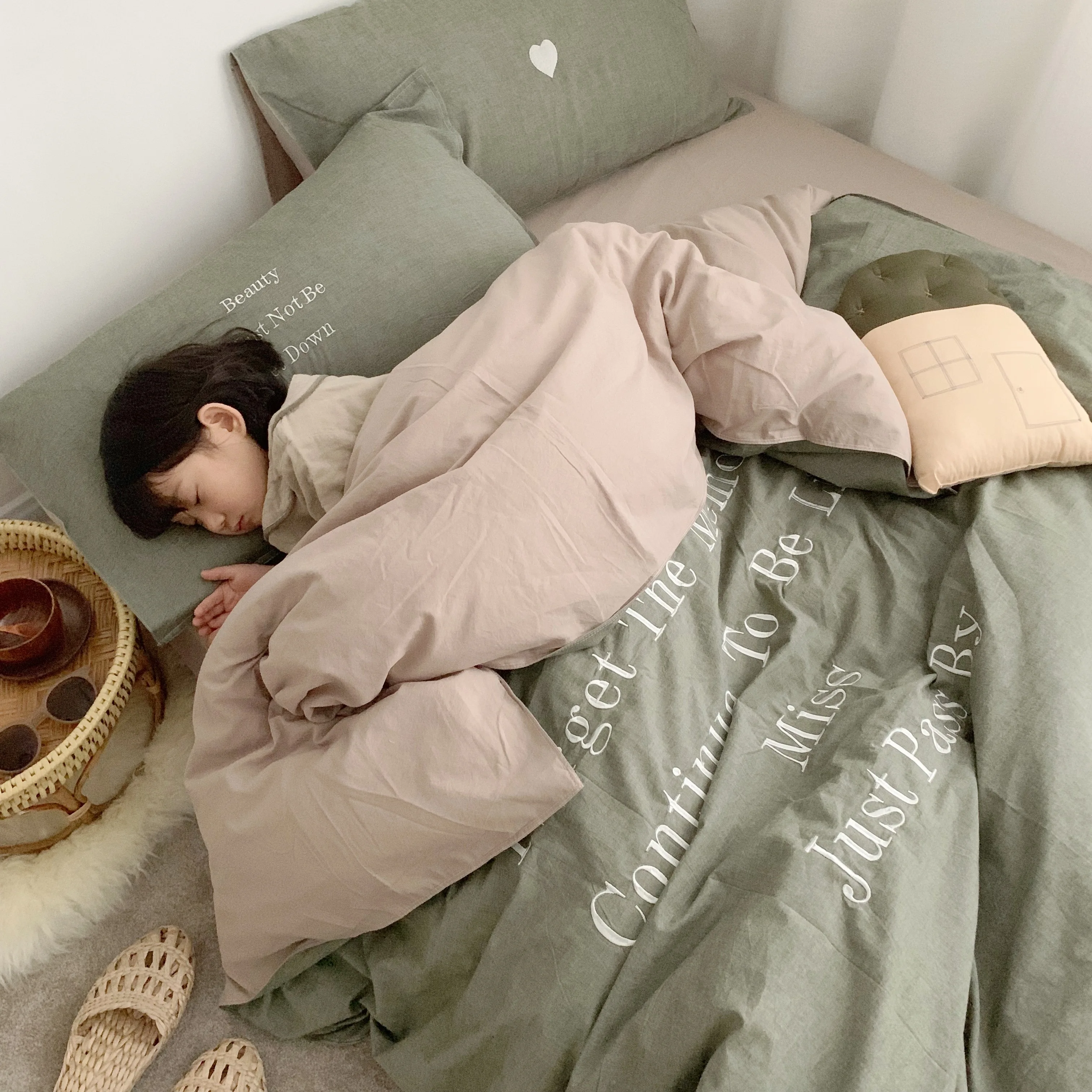 

Nordic Embroidery Bedding Set Simple Cotton Sheet Pillowcase Green Bedding Set Duvet Cover Parure De Lit Home Textile DF50SJT