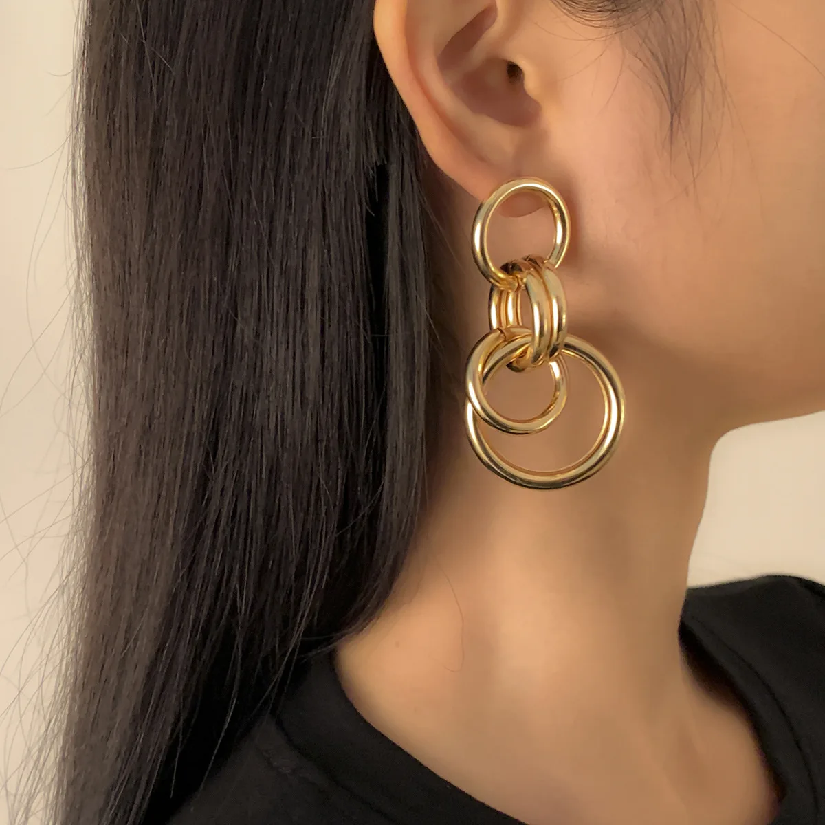 

Fashion Gold Punk Linked Small Hoop Earrings For Women Girls Metal Round Circle Statement Earrings Vintage Jewelry Gifts
