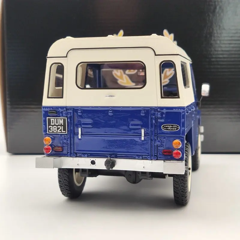 Модель автомобиля из смолы BOS 1/18 для моделей L ~ d R er легкая серия III 1973 сине-белая |