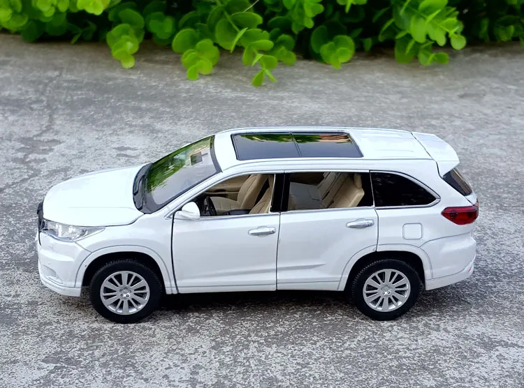 1:32 Масштаб Литой Сплав металлическая модель автомобиля SUV для TOYOTA Highlander Коллекция Модель внедорожный автомобиль звук и светильник