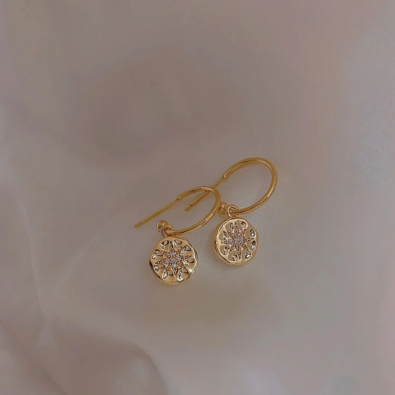 

Classic Star Disc Pendant Gold Dangle Earrings For Woman Korean Fashion Ear Hook Gothic Jewelry Girl's Sexy Luxury Earrings