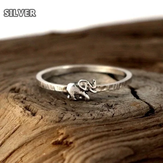 

Hot sale of new retro Thai silver elephant ring female European and American creative animal shape tail ring