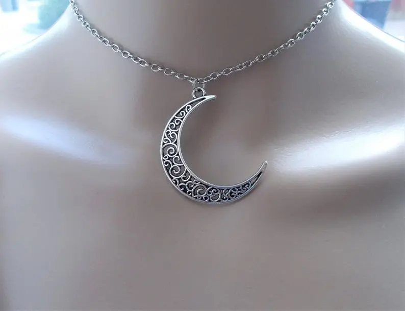 

Fashion Gothic NEW Moon pendant Necklace Women Short Chain Chokers Stainless Steel Jewelry 2021 Trend Simple Creative Gift