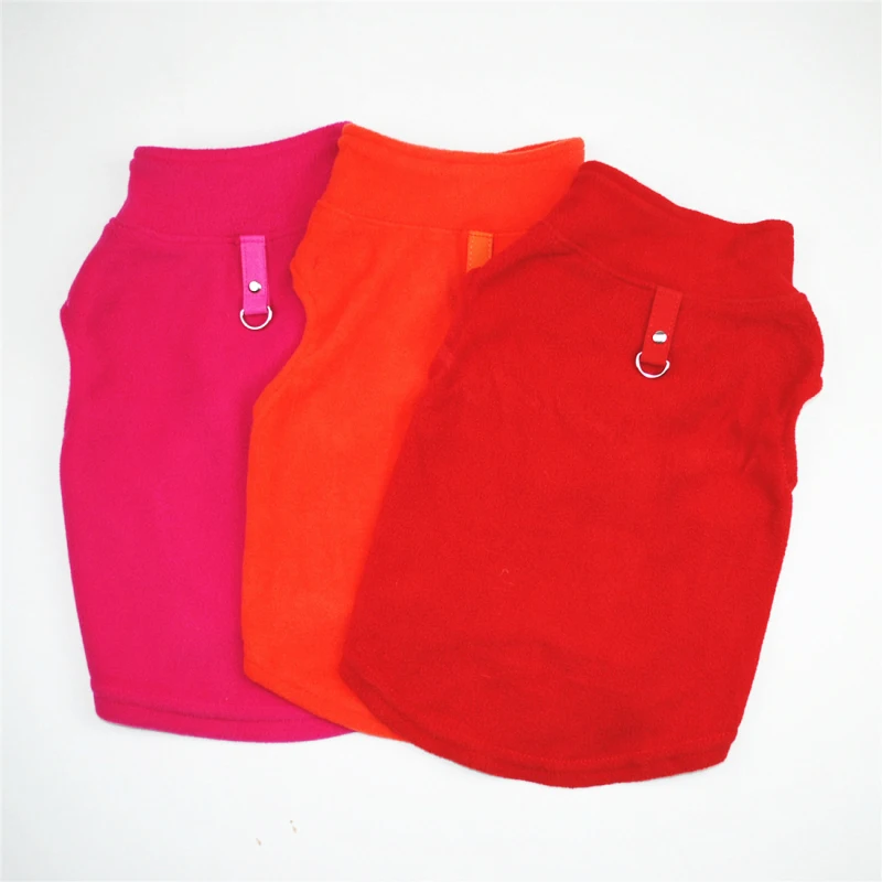 Толстовка с капюшоном для собак жилет ремнем одежда кошек и щенков флисовое