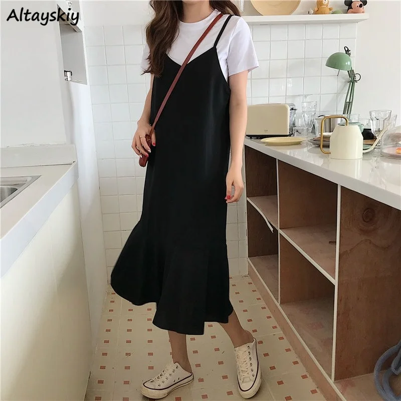 Женское платье без рукавов черное однотонное свободное с высокой талией и V